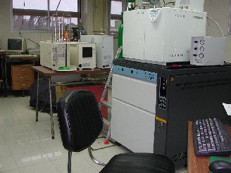 Foto Espectrometro de masa de análisis de relaciones isotópicas (IRMS) Finnigan 
